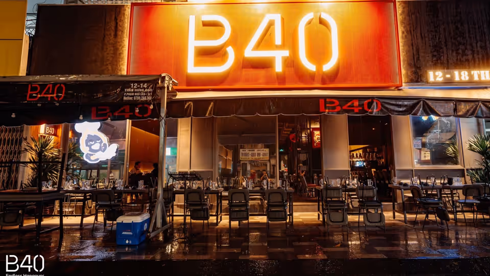 B40 — Street Food & Fun District 1