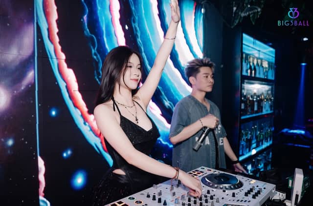 Big3Ball — Bar & Billiards tại Hồng Gai, ảnh 2