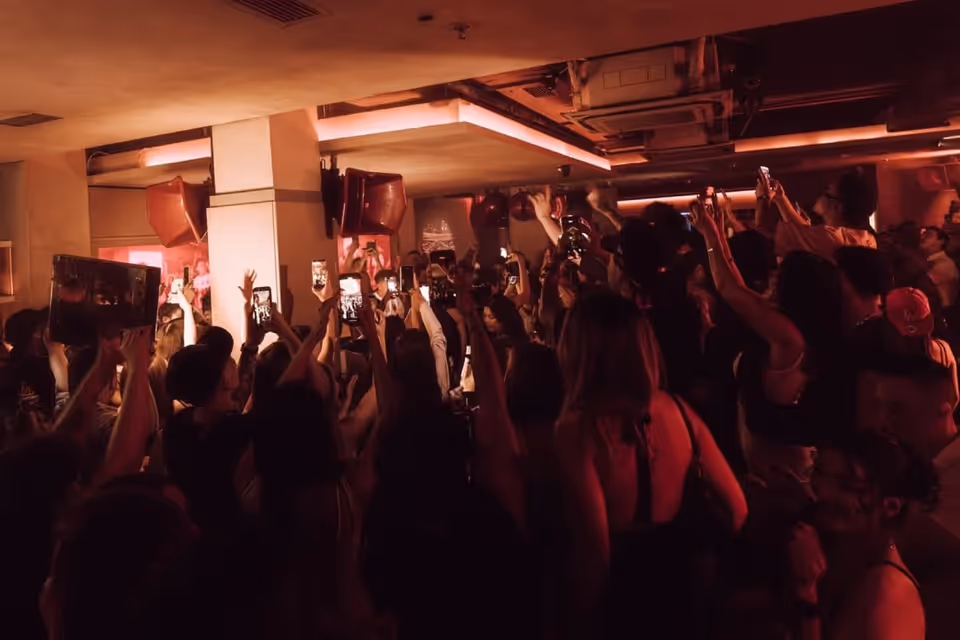Neighborhood — House Party Club Quận 1