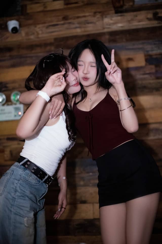 Sixsense Saloon — Saloon & Lounge tại An Biên, ảnh 9