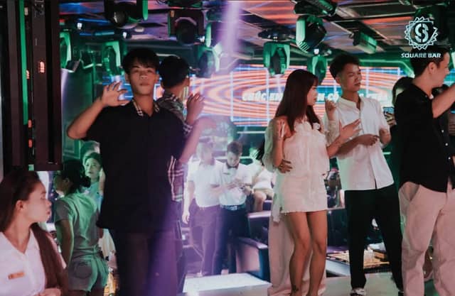 Square Bar — Bar & Lounge tại Bãi Cháy, ảnh 11