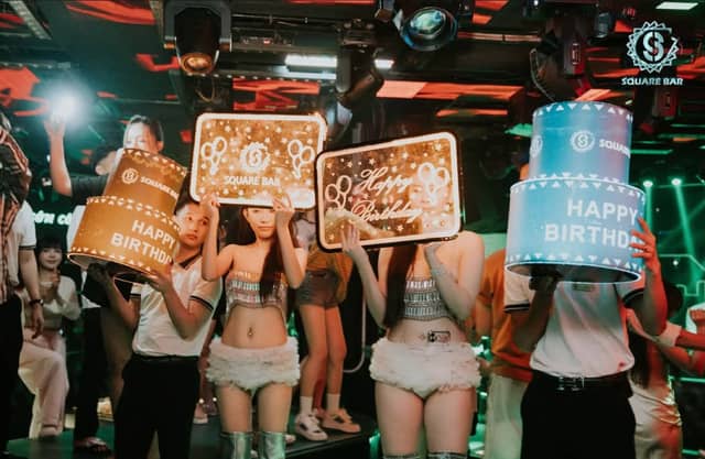 Square Bar — Bar & Lounge tại Bãi Cháy, ảnh 12