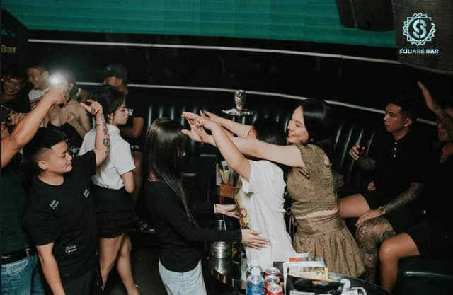Square Bar — Bar & Lounge tại Bãi Cháy, ảnh 14