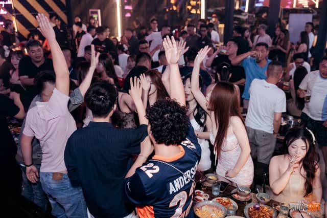 The Industree Beer Garden — Beer Garden tại Đống Đa, ảnh 11