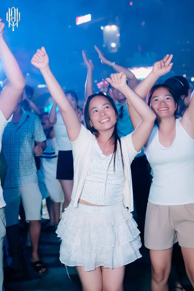 VALLEY Beach Club — Beach Club tại Bãi Cháy, ảnh 2